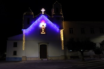 Igreja de Barbacena esteve iluminada no fim-de-semana